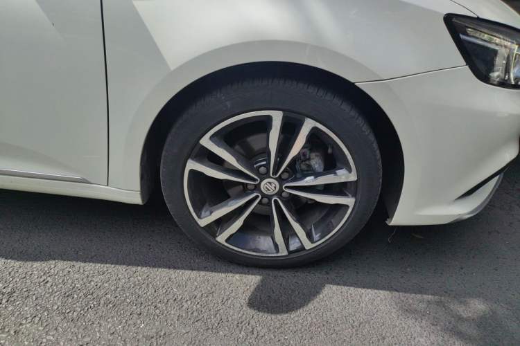 Used MG 6 2017 20T Automatic Trophy Prestige Internet Edition China V Standard Right Front Wheel Hub