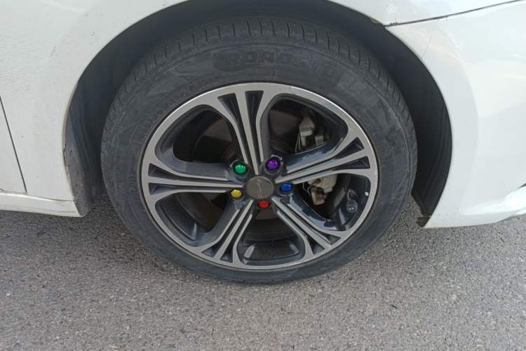Used MG 6 2017 20T Automatic Luxury Smart Connect Version China V Standard Right Front Wheel Hub