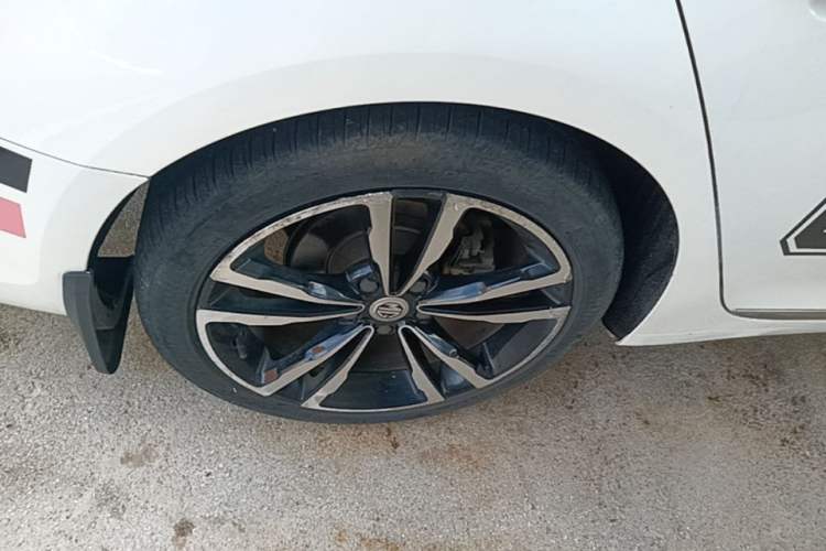 Used MG 6 2017 20T Automatic Trophy Prestige Internet Edition China V Standard Right Rear Wheel Hub