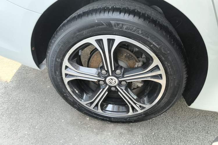 Used MG 6 2017 20T Automatic Luxury Smart Connect Version China V Standard Right Rear Wheel Hub