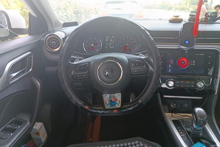 Used MG 6 2017 20T Automatic Luxury Smart Connect Version China V Standard Steering Wheel