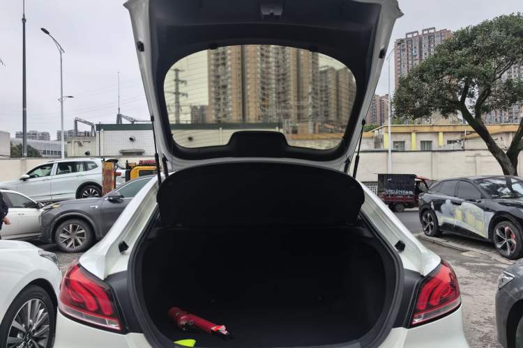 Used MG 6 2017 20T Automatic Prestige Internet Edition China V Standard Trunk