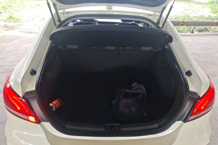 Used MG 6 2017 20T Automatic Luxury Smart Connect Version China V Standard Trunk