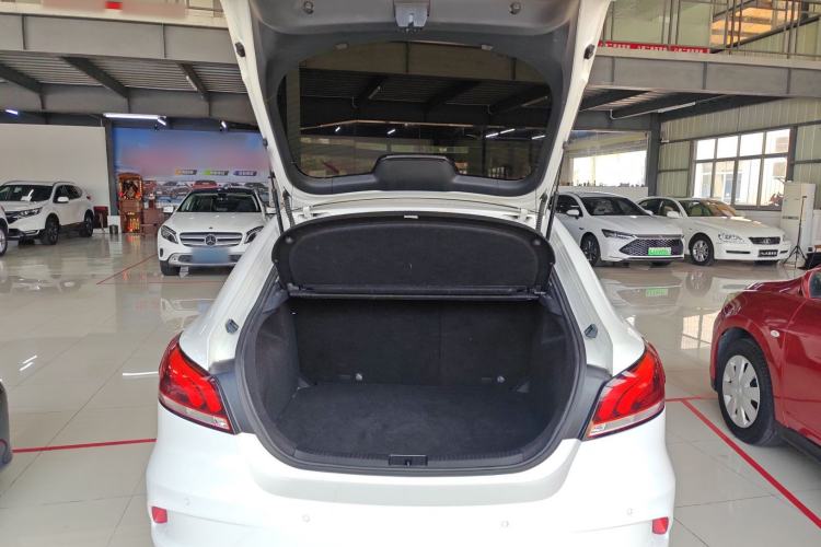 Used MG 6 2017 20T Automatic Luxury Smart Connect Version China V Standard Trunk