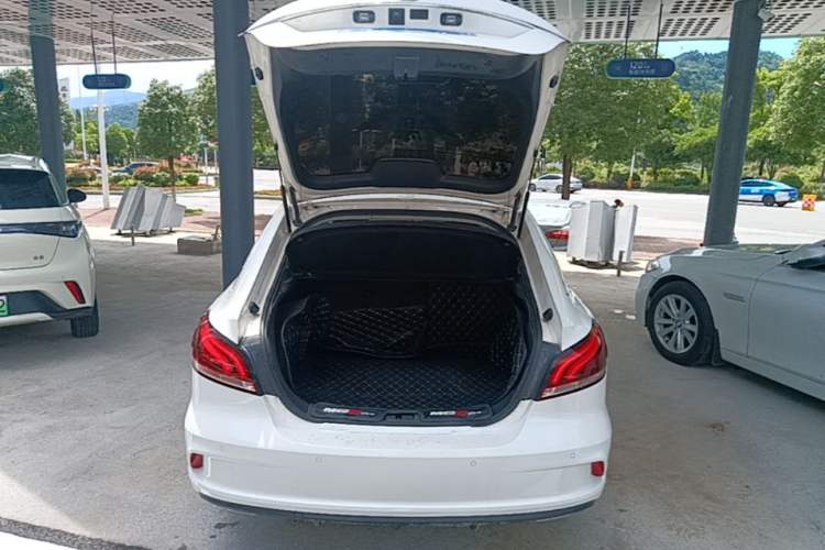 Used MG 6 2017 20T Automatic Trophy Prestige Internet Edition China V Standard Trunk