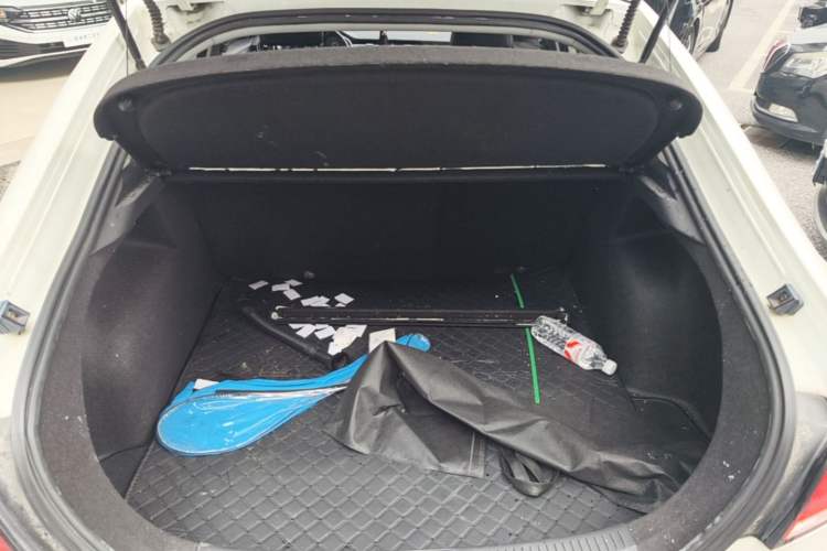 Used MG 6 2017 20T Automatic Luxury Smart Connect Version China V Standard Trunk