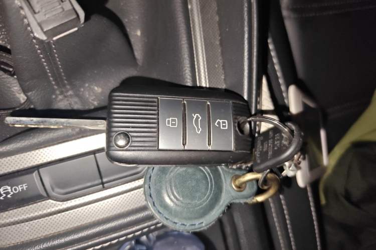 Used MG 6 2017 20T Manual Luxury Smart Connect Version China V Standard Vehicle Key