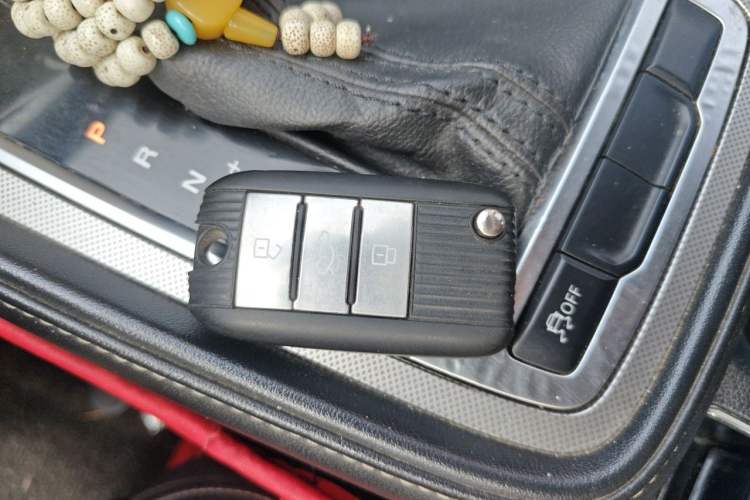 Used MG 6 2017 20T Automatic Luxury Smart Connect Version China V Standard Vehicle Key