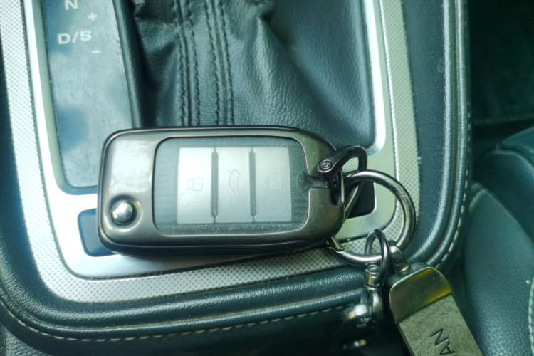 Used MG 6 2017 20T Automatic Luxury Smart Connect Version China V Standard Vehicle Key