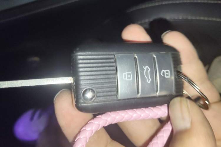 Used MG 6 2017 20T Automatic Luxury Smart Connect Version China V Standard Vehicle Key