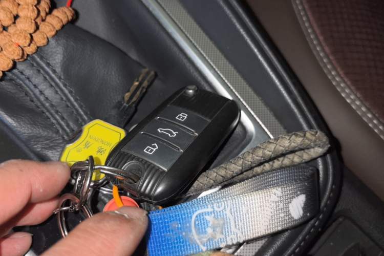 Used MG 6 2017 20T Automatic Luxury Smart Connect Version China V Standard Vehicle Key
