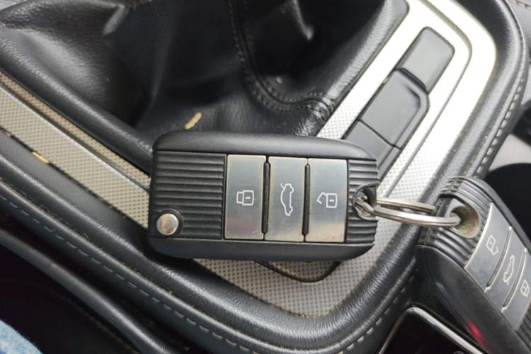 Used MG 6 2017 20T Manual Luxury Smart Connect Version China V Standard Vehicle Key