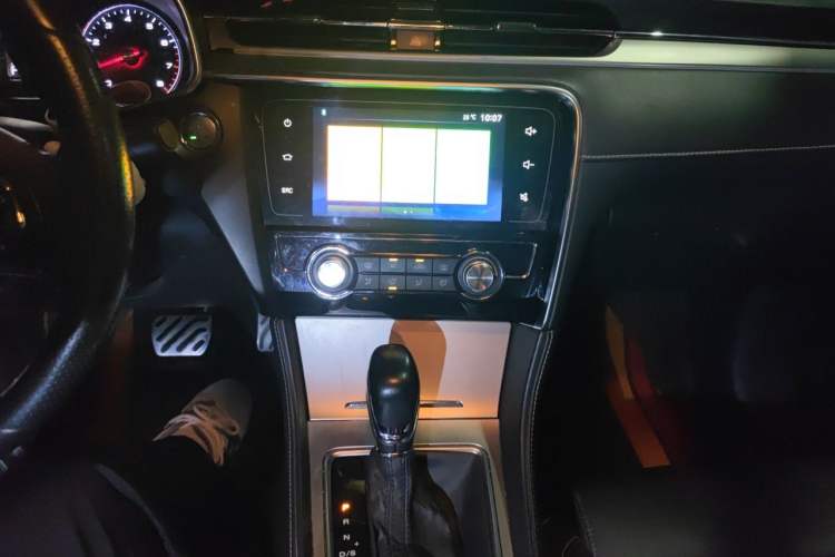Used MG 6 2018 20T Automatic Luxury Smart Connectivity Version China VI Standard Audio And AC Panel