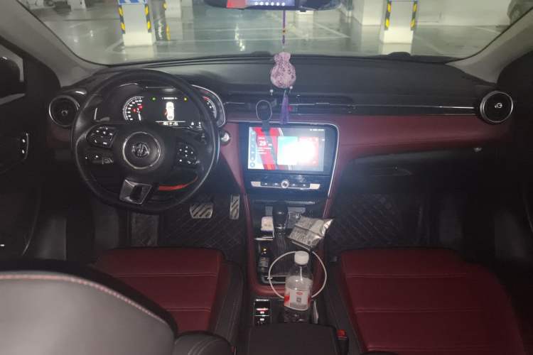 Used MG 6 2018 20T Automatic Trophy Premium Internet Edition China VI Standard Center Console