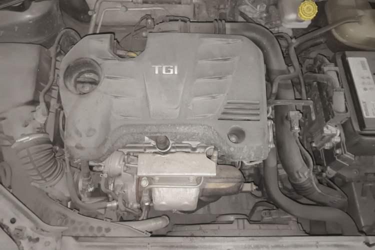 Used MG 6 2018 20T Automatic Trophy Premium Internet Edition China VI Standard Engine Bay