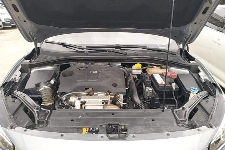 Used MG 6 2018 20T Automatic Luxury Smart Connectivity Version China VI Standard Engine Bay