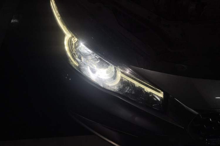 Used MG 6 2018 20T Automatic Trophy Premium Internet Edition China VI Standard Right Front Headlight