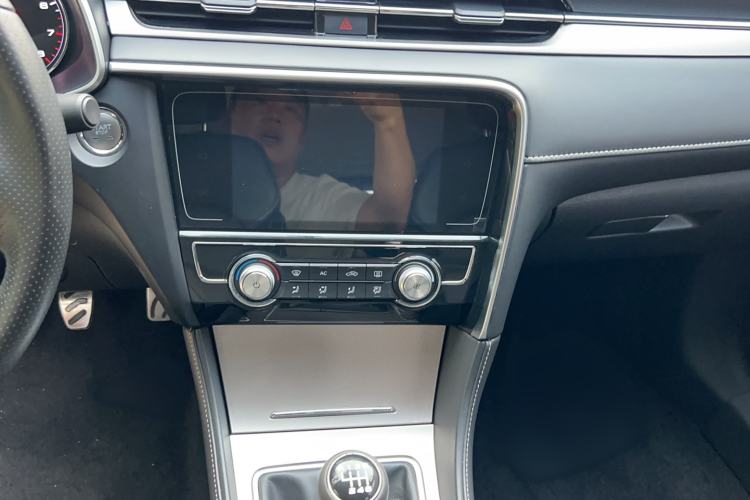 Used MG 6 2018 20T Manual Luxury Smart Connect Version China VI Standard Audio And AC Panel
