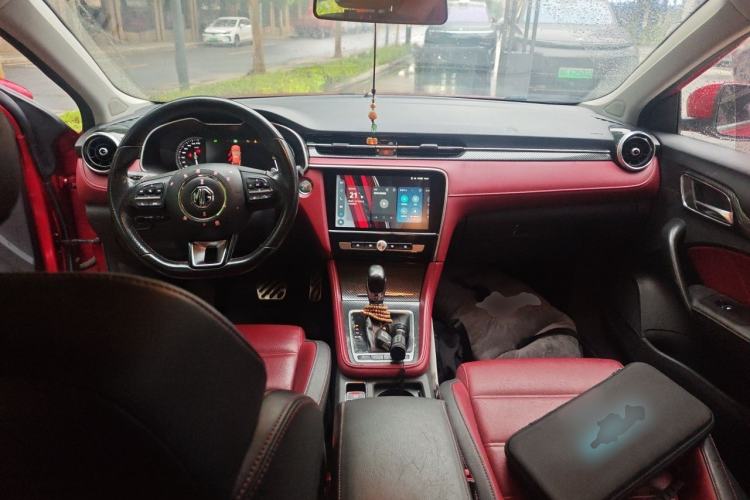 Used MG 6 2018 20T Automatic Trophy Premium Internet Edition China VI Standard Center Console
