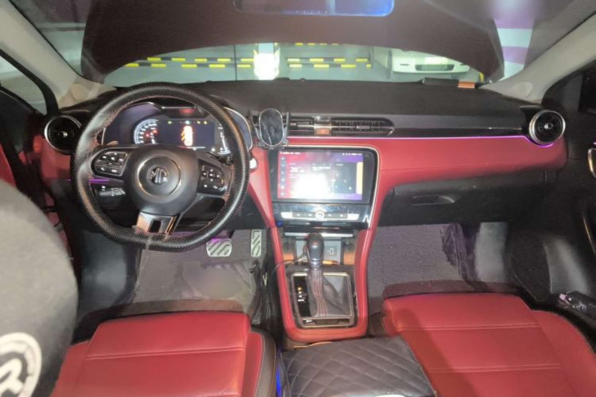 Used MG 6 2018 20T Automatic Trophy Premium Internet Edition China VI Standard Center Console