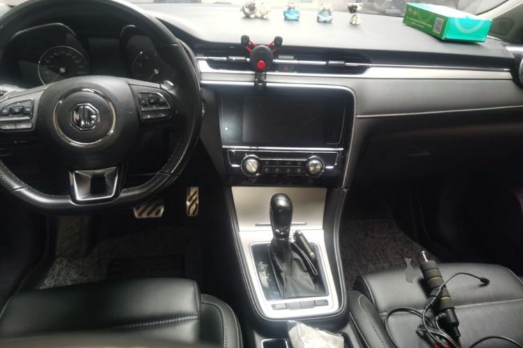 Used MG 6 2018 20T Automatic Luxury Smart Connectivity Version China VI Standard Center Console