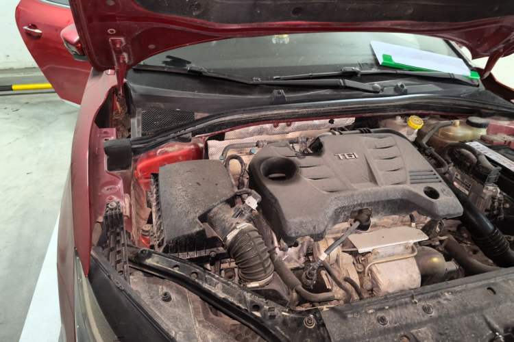 Used MG 6 2018 20T Automatic Luxury Smart Connectivity Version China VI Standard Engine Bay Right