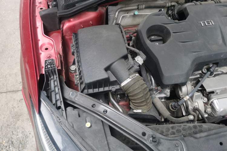 Used MG 6 2018 20T Automatic Luxury Smart Connectivity Version China VI Standard Engine Bay Right