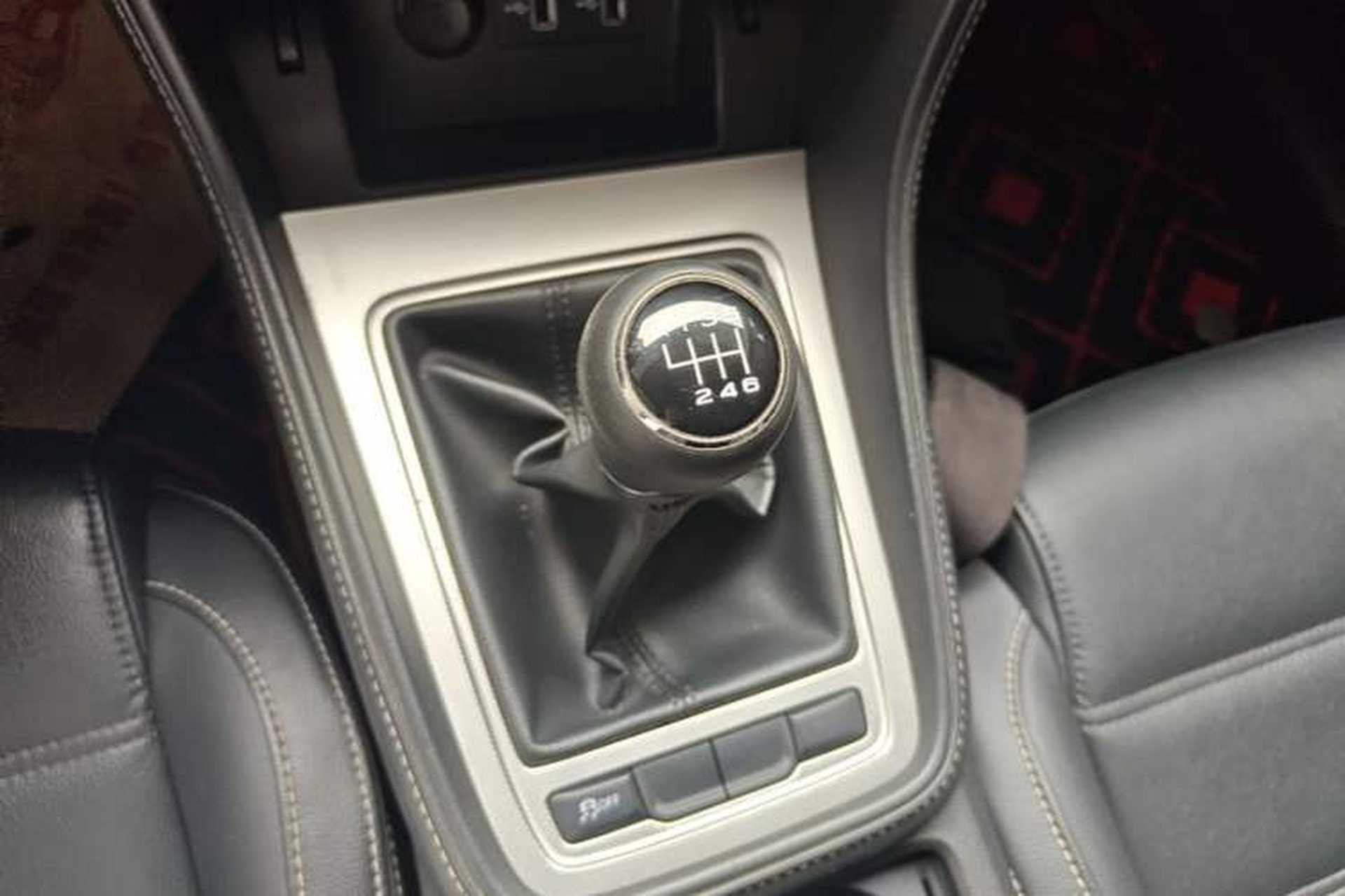 Used MG 6 2018 20T Manual Luxury Smart Connect Version China VI Standard Gear Lever