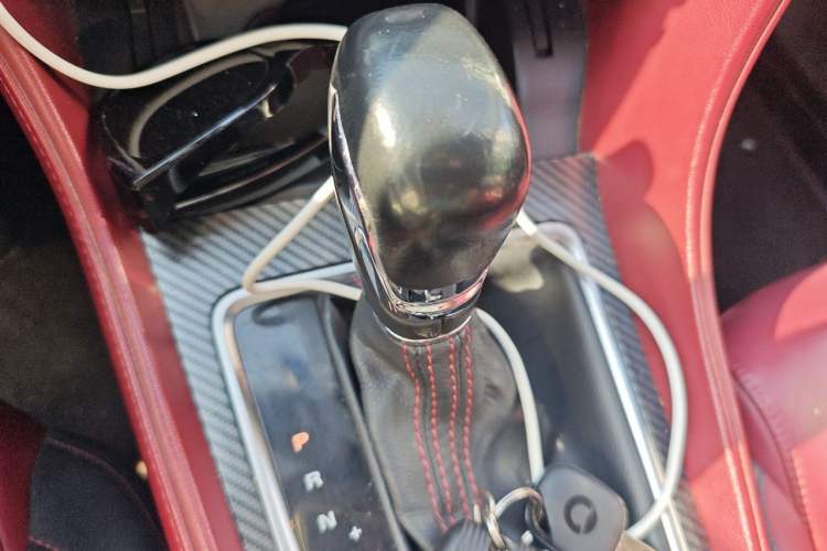Used MG 6 2018 20T Automatic Trophy Premium Internet Edition China VI Standard Gear Lever