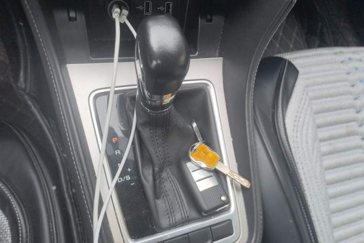 Used MG 6 2018 20T Automatic Luxury Smart Connectivity Version China VI Standard Gear Lever