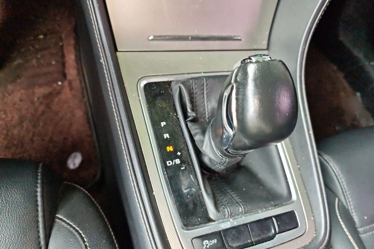 Used MG 6 2018 20T Automatic Luxury Smart Connectivity Version China VI Standard Gear Lever