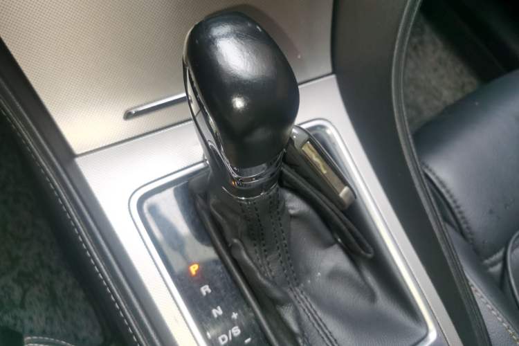 Used MG 6 2018 20T Automatic Luxury Smart Connectivity Version China VI Standard Gear Lever