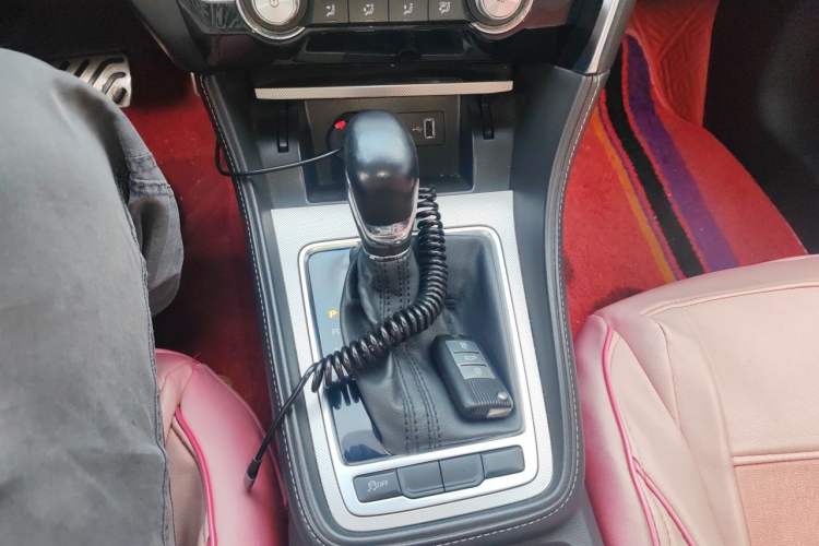 Used MG 6 2018 20T Automatic Luxury Smart Connectivity Version China VI Standard Gear Lever
