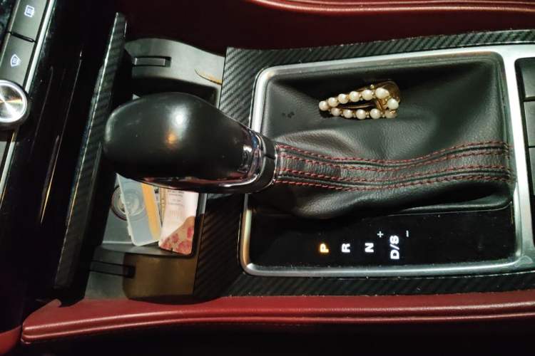 Used MG 6 2018 20T Automatic Trophy Premium Internet Edition China VI Standard Gear Lever