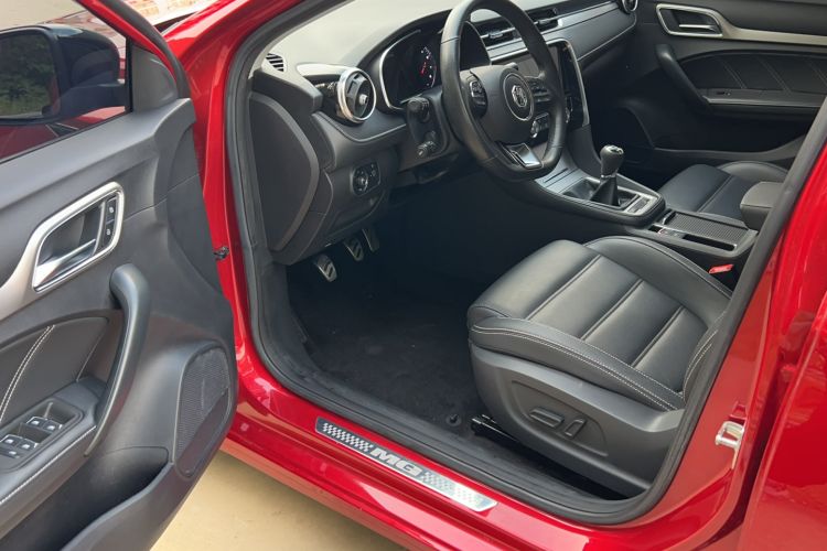 Used MG 6 2018 20T Manual Luxury Smart Connect Version China VI Standard Interior 1