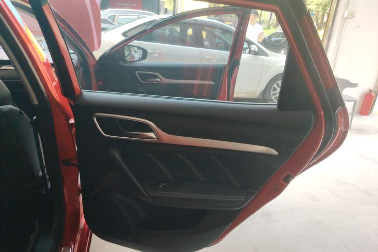Used MG 6 2018 20T Automatic Luxury Smart Connectivity Version China VI Standard Interior 3