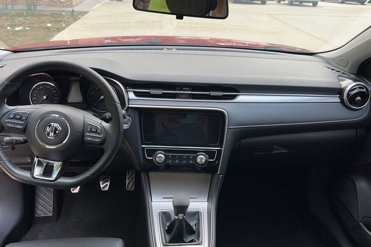 Used MG 6 2018 20T Manual Luxury Smart Connect Version China VI Standard Interior 3