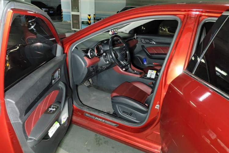 Used MG 6 2018 20T Automatic Trophy Premium Internet Edition China VI Standard Interior 3