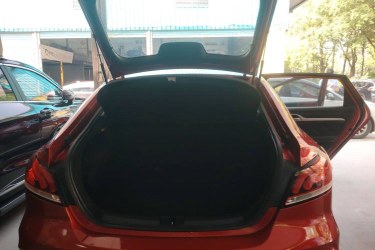 Used MG 6 2018 20T Automatic Luxury Smart Connectivity Version China VI Standard Trunk