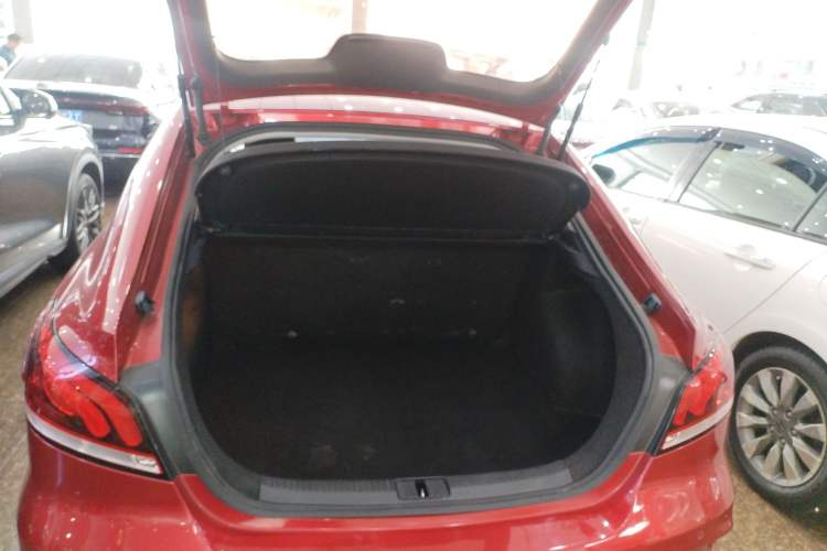 Used MG 6 2018 20T Automatic Luxury Smart Connectivity Version China VI Standard Trunk