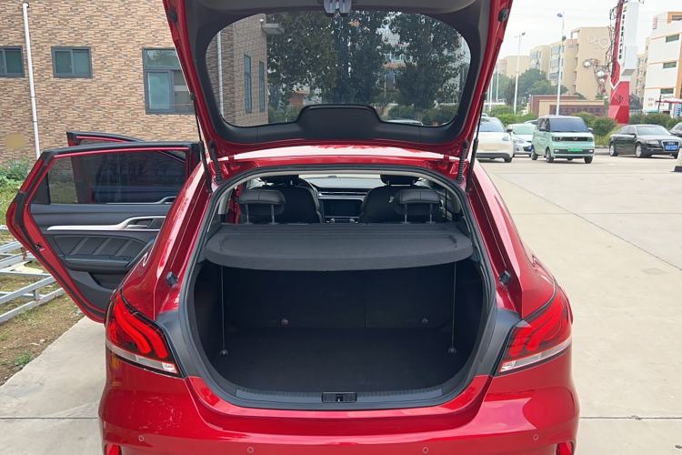 Used MG 6 2018 20T Manual Luxury Smart Connect Version China VI Standard Trunk