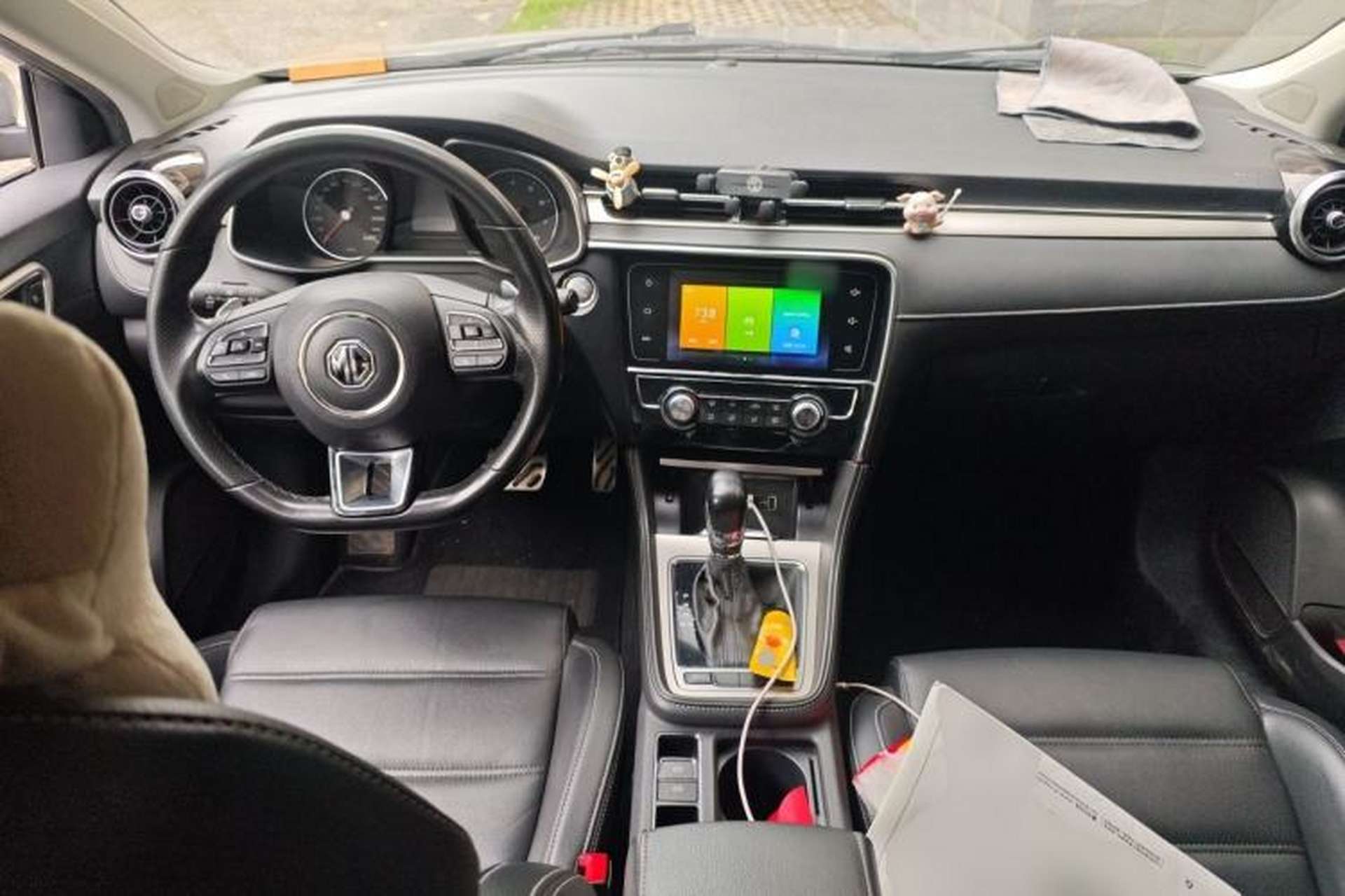 Used MG 6 2018 20T Automatic Luxury Smart Connectivity Version China VI Standard Center Console