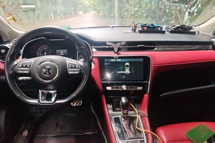Used MG 6 2018 20T Automatic Trophy Premium Internet Edition China VI Standard Center Console
