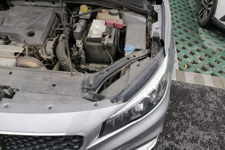 Used MG 6 2018 20T Automatic Trophy Premium Internet Edition China VI Standard Engine Bay Left