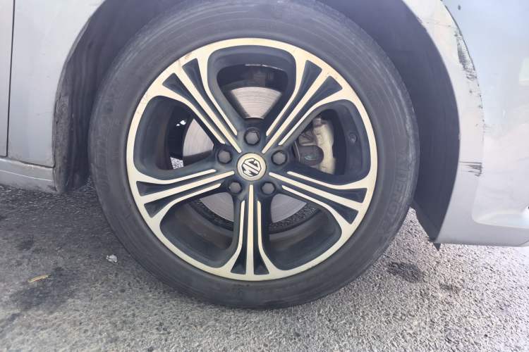 Used MG 6 2018 20T Automatic Tmall Edition Right Front Wheel Hub