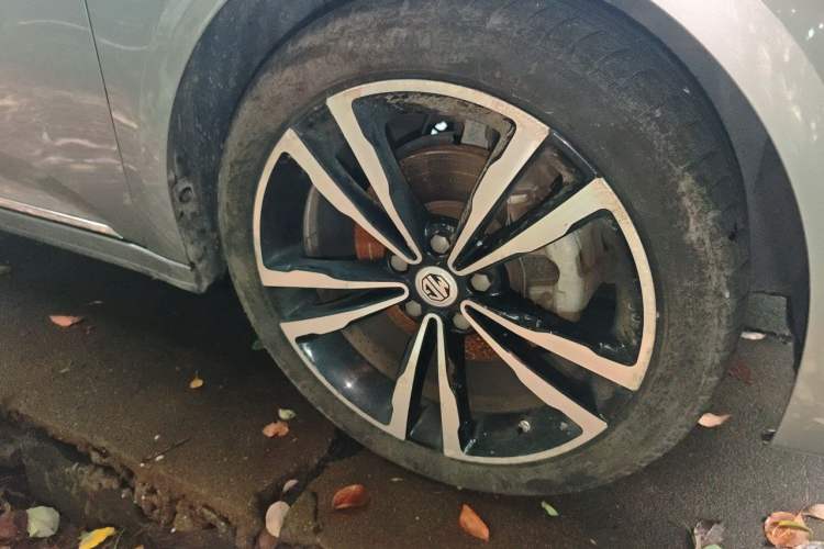 Used MG 6 2018 20T Automatic Trophy Premium Internet Edition China VI Standard Right Front Wheel Hub