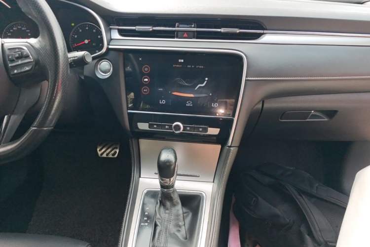 Used MG 6 2018 20T Automatic Luxury Internet Edition China VI Standard Audio And AC Panel