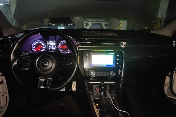 Used MG 6 2018 20T Automatic Luxury Smart Connectivity Version China VI Standard Center Console