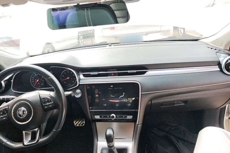 Used MG 6 2018 20T Automatic Luxury Internet Edition China VI Standard Center Console