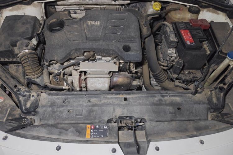 Used MG 6 2018 20T Automatic Luxury Smart Connectivity Version China VI Standard Engine Bay